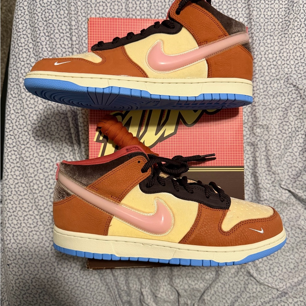 Nike x Social Status Brown and Cream Sneakers - Picture 2 of 5